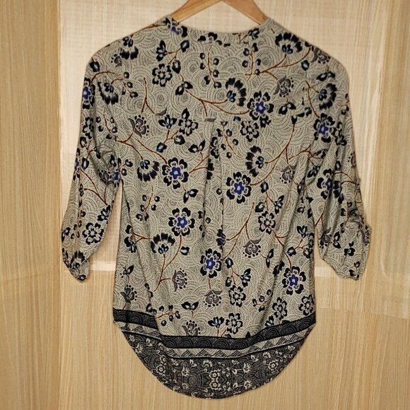 Daniel Rainn Floral Abstract Blouse With Roll Tab - Picture 2 of 8